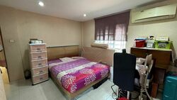 Charlton 18 (D19), Terrace #440241021